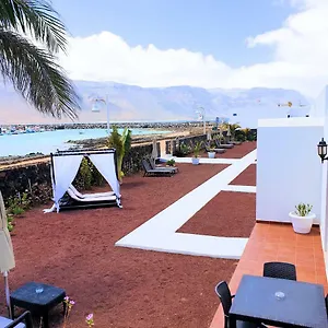 la-graciosa-magnolia-vistas-mar.in-canary-islands.com/